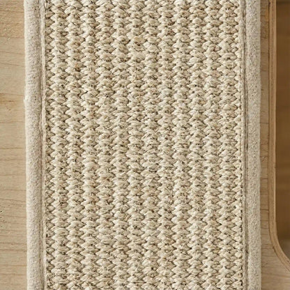 Gros plan griffoir sisal tressé naturel arbre à chat bois