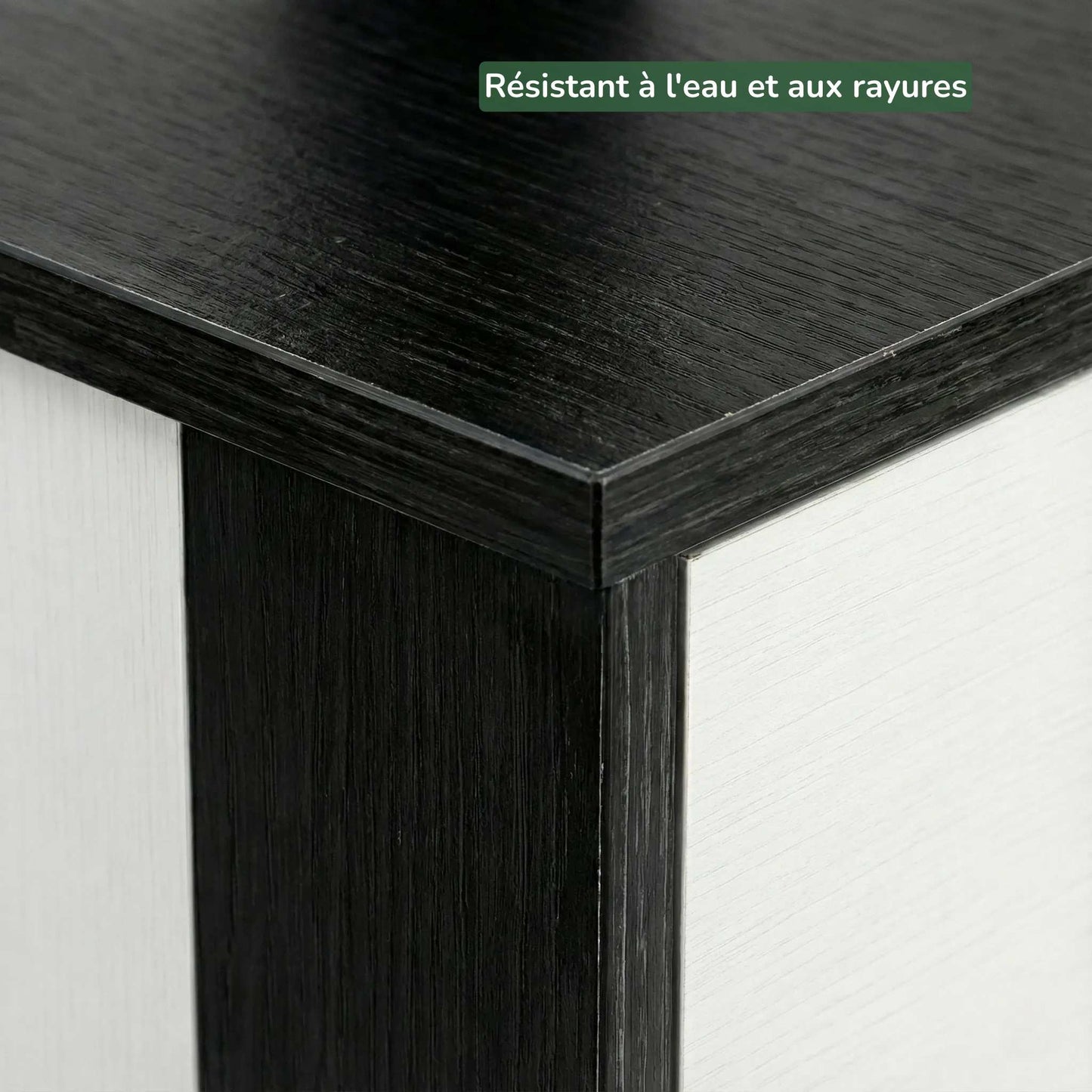 Détail finition bois noir résistant eau et rayures meuble litière arbre chat